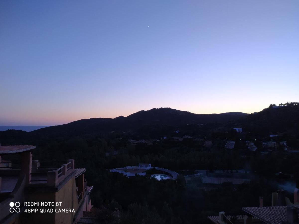 Capo Blu - Santa Margherita Di Pula Villa Luaran gambar