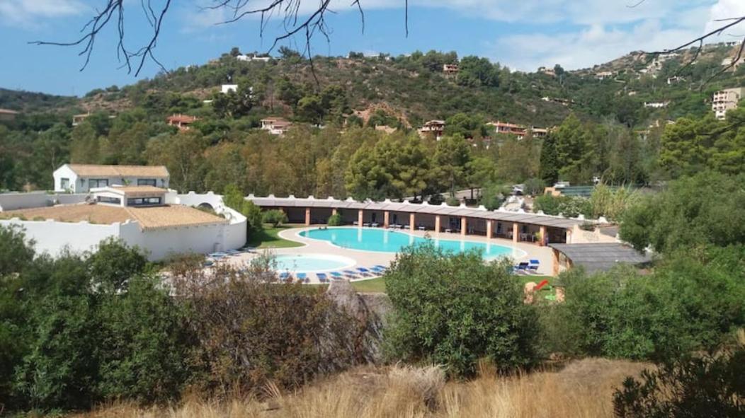 Capo Blu - Santa Margherita Di Pula Villa Luaran gambar