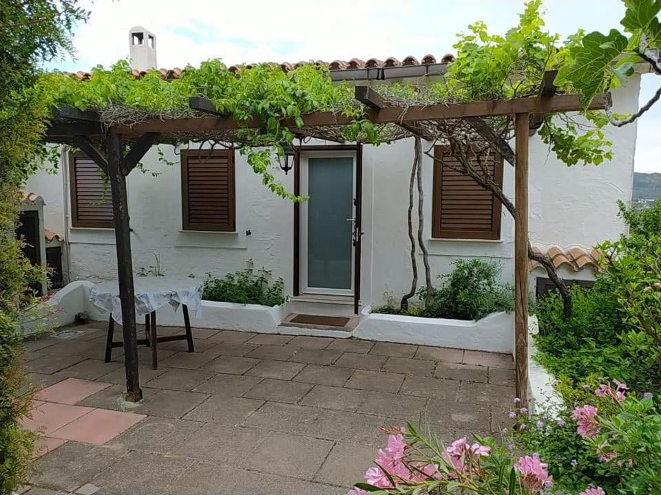 Capo Blu - Santa Margherita Di Pula Villa Luaran gambar